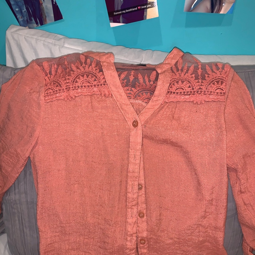 Super cute button down top